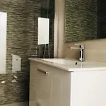 Sun 90210 Apartment