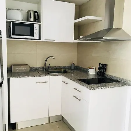 Sun 90210 Apartment